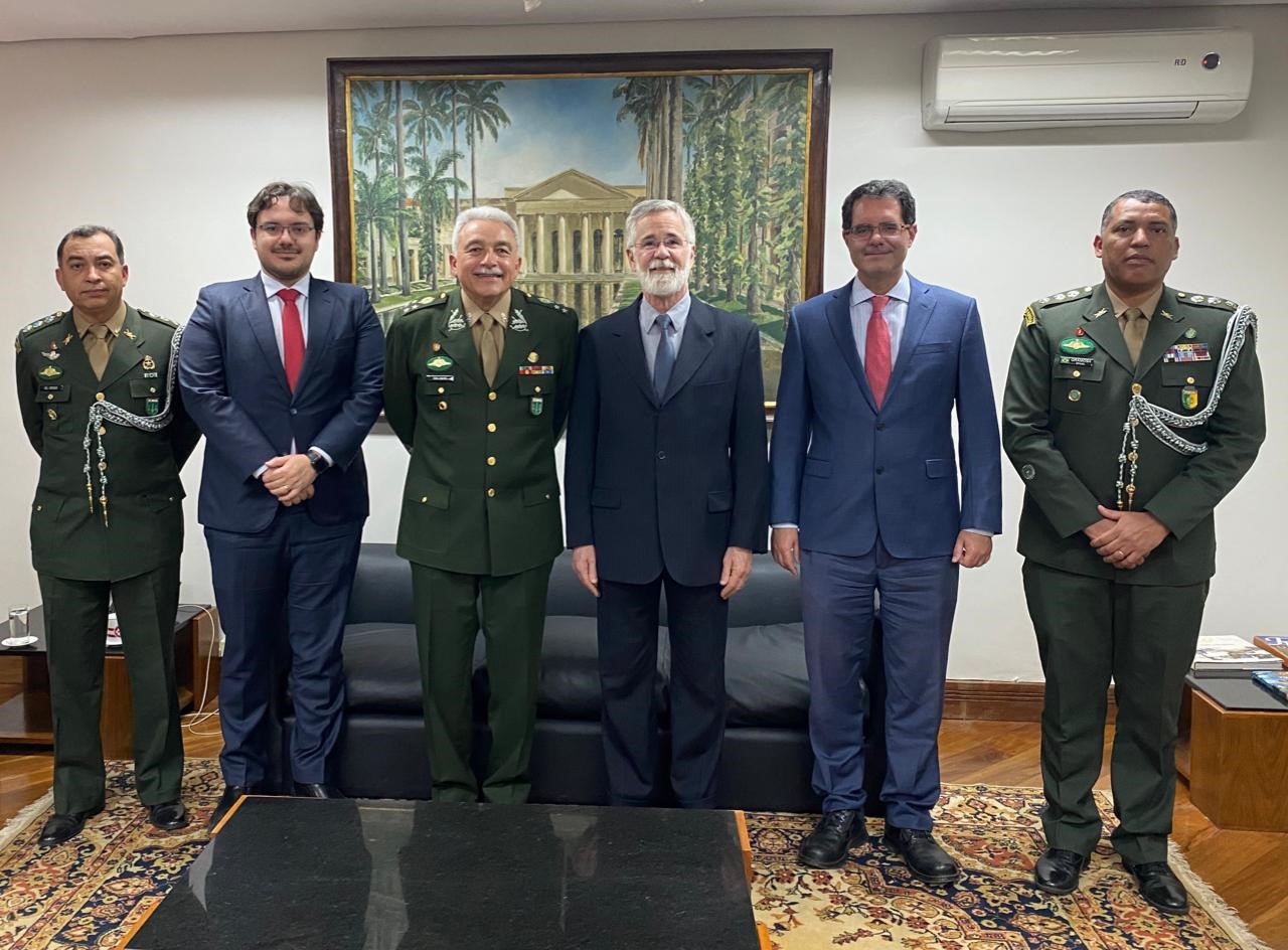 Assunção (Paraguai) – No período de 29 de agosto a 1º de setembro, a Aditância de Defesa e do Exército na República do Paraguai recebeu o Comandante Militar do Oeste (CMO), General de Exército Anisio David de Oliveira Junior, em visita oficial ao Paraguai.